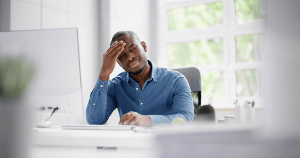 The Pros and Cons of Business Plan Software vs. Custom Plans: Choosing the Right Approach for Your Business